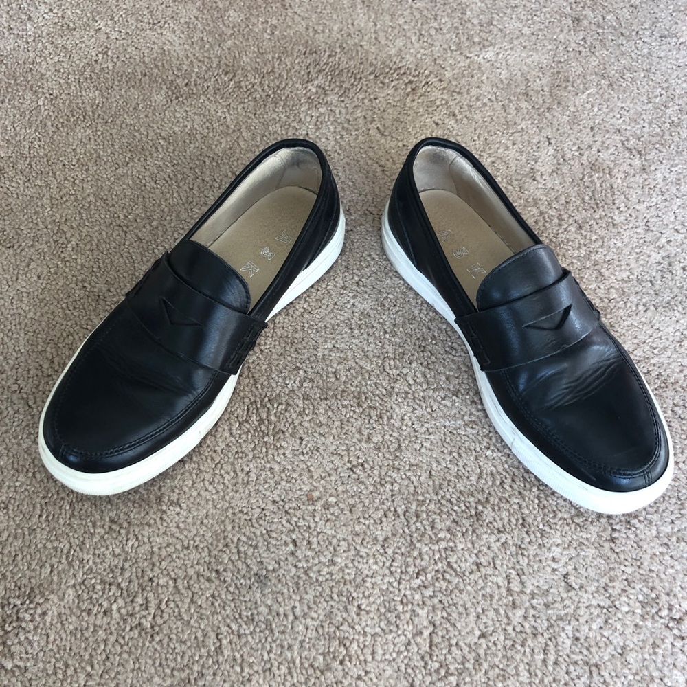 ASKA black leather sneaker loafer - size 7